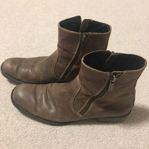 Kenneth Cole men’s boots size 8.5